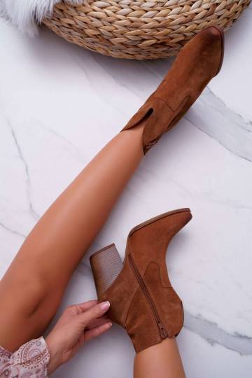 Stivali da donna con tacco in camoscio naturale colore marrone Nicole 2