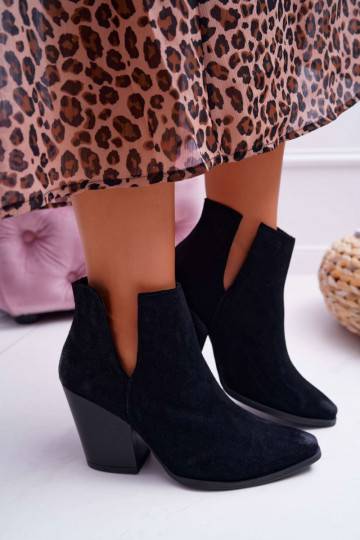 Stivali da donna con tacco in camoscio naturale colore nero