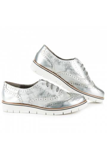Scarpe casual del modello...