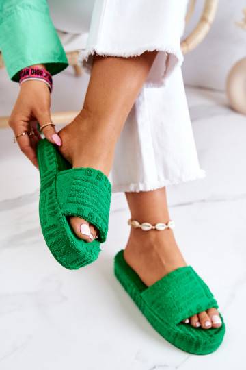 Ciabatte con plateau nel colore verde Lilly 2
