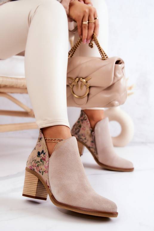 Stivaletti da donna con tacco in... Stivaletti da donna con tacco in...