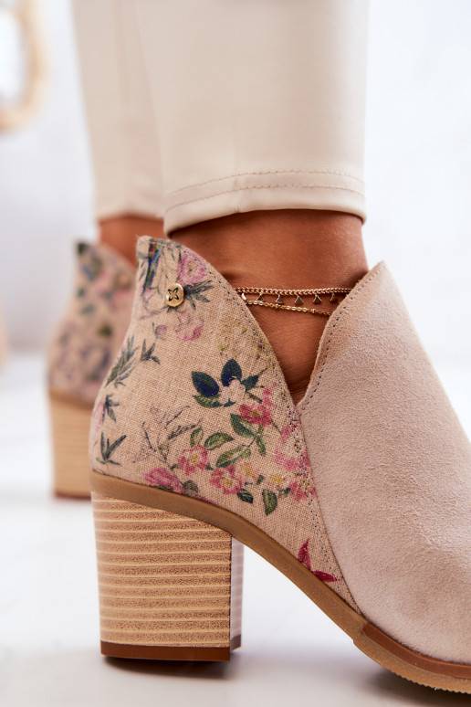 Stivaletti da donna con tacco in... Stivaletti da donna con tacco in...