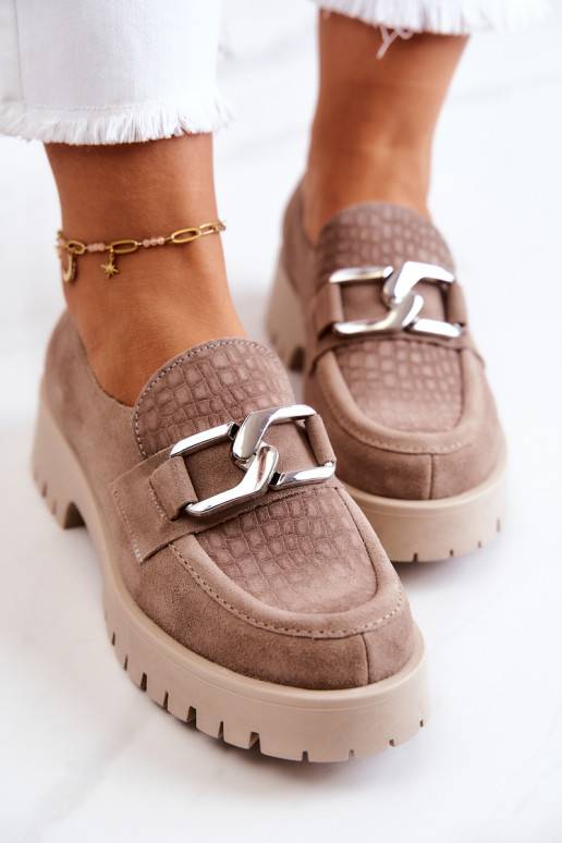 Scarpe scamosciate alla moda beige... Scarpe scamosciate alla moda beige...