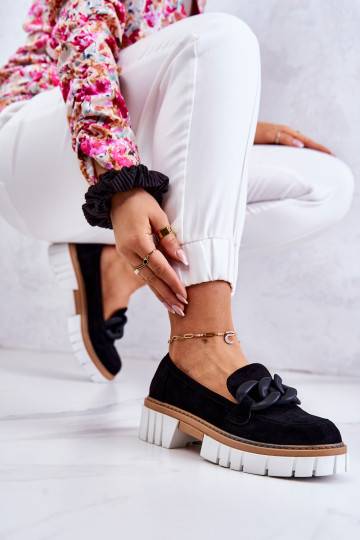 Scarpe realizzate in pelle scamosciata con ornamenti in colore nero Talisa