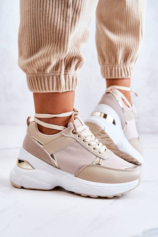 Scarpe sportive lucide con... Scarpe sportive lucide con...