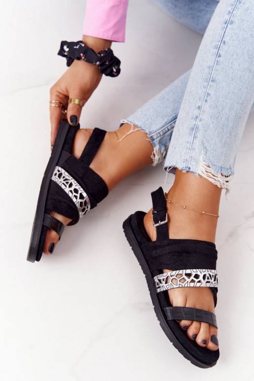 Sandali in camoscio colore nero e... Sandali in camoscio colore nero e...