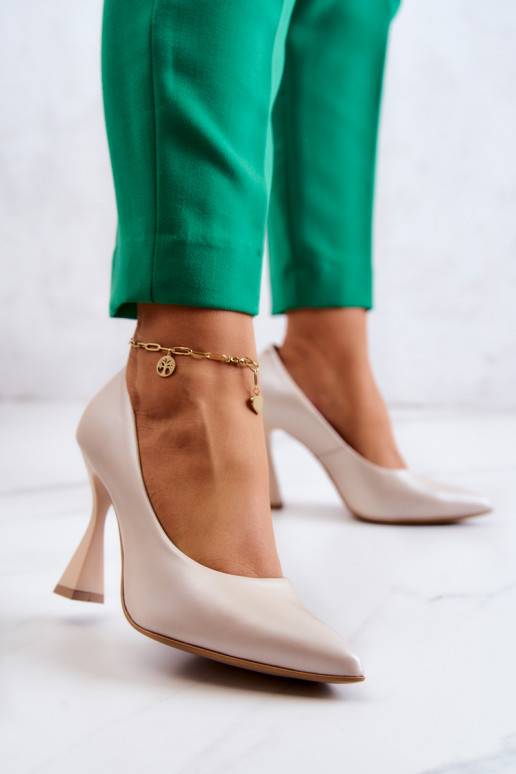 Scarpe alla moda Scarpe di colore beige Scarpe alla moda Scarpe di colore beige