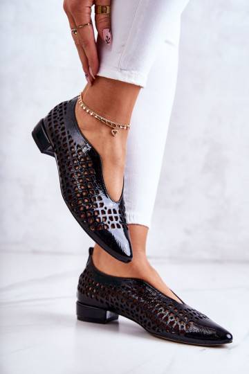 Scarpe dallo stile elegante con elementi traforati in colore nero Ismena