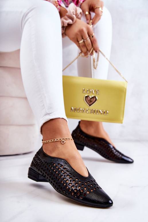 Scarpe dallo stile elegante con... Scarpe dallo stile elegante con...