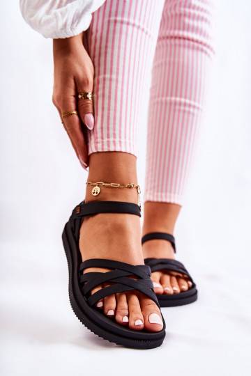 Sandali da donna con chiusure adesive di colore nero 2