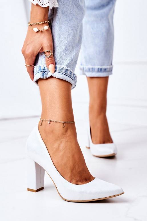 Scarpe in raso argento Scarpe in raso argento