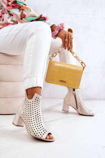 Stivali beige traforati