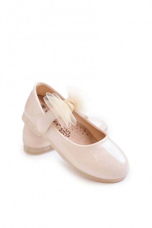 Ballerine da bambina laccate con chiusure adesive in colore avorio Carla