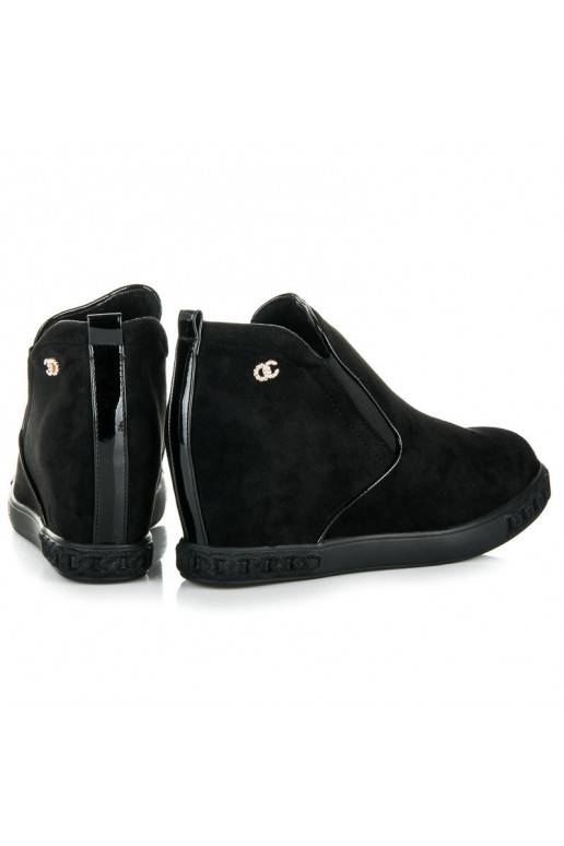 Scarpe slip-on nere in pelle... Scarpe slip-on nere in pelle...