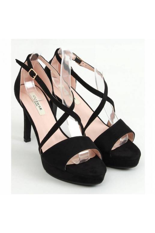 Sandali in camoscio nero con tacco sottile