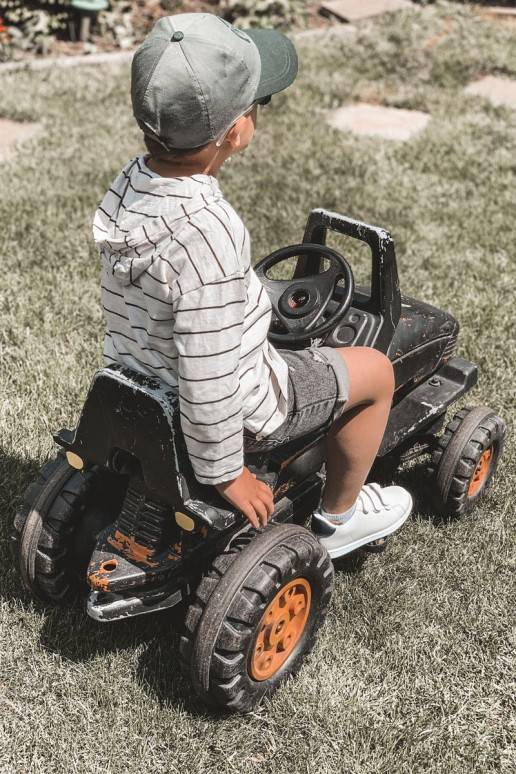 Sneakers da bambino con chiusure... Sneakers da bambino con chiusure...