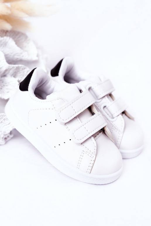 Sneakers da bambino con chiusure... Sneakers da bambino con chiusure...