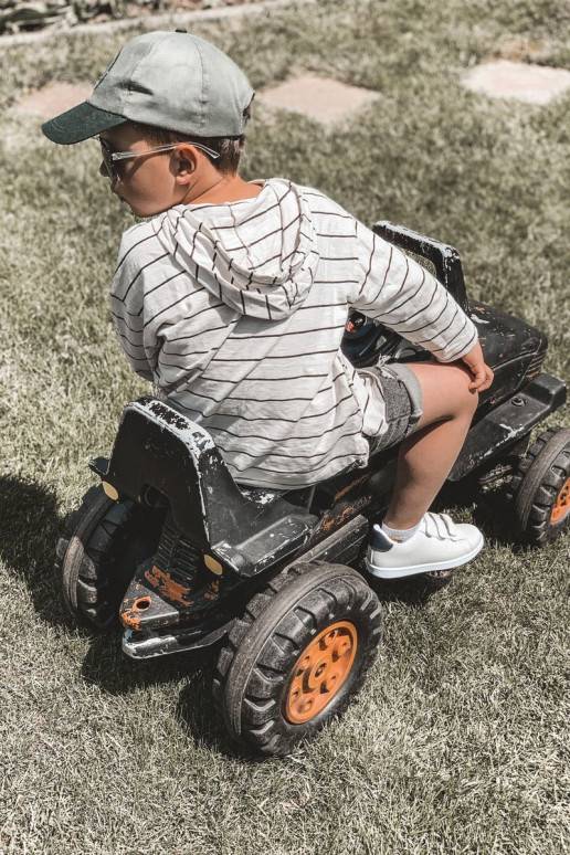 Sneakers da bambino con chiusure... Sneakers da bambino con chiusure...