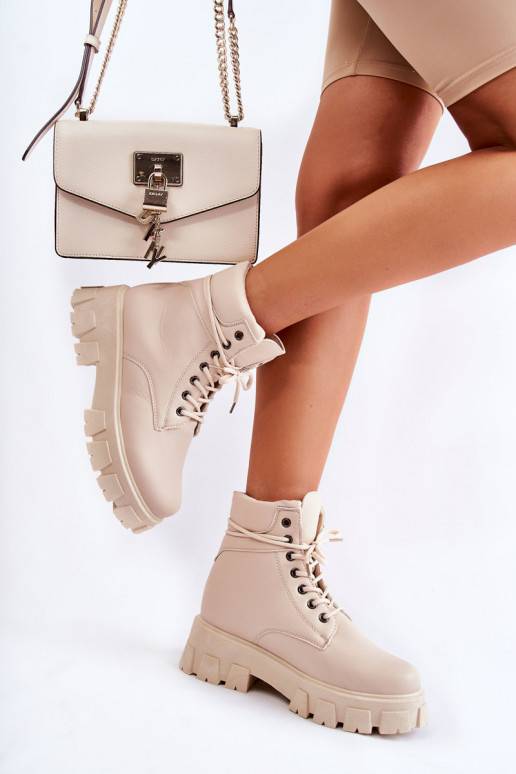 Stivaletti da donna in colore avorio... Stivaletti da donna in colore avorio...