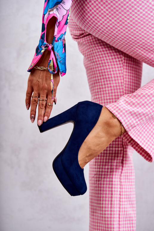 Modello classico Scarpe in camoscio... Modello classico Scarpe in camoscio...