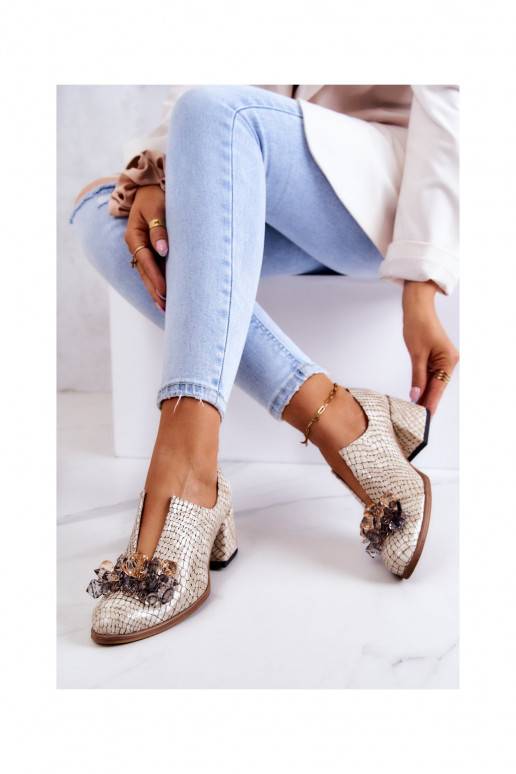 Scarpe con dettagli eleganti in... Scarpe con dettagli eleganti in...