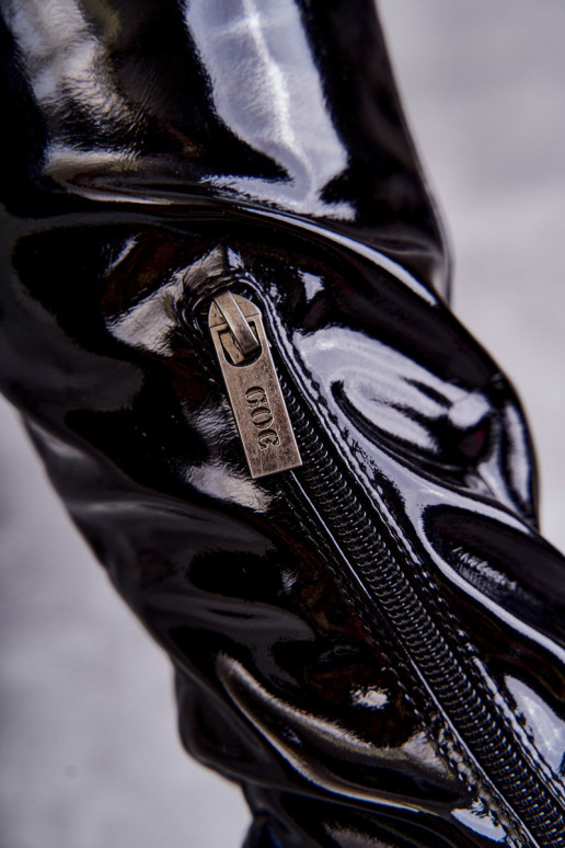 stivali sopra il ginocchio con tacco... stivali sopra il ginocchio con tacco...