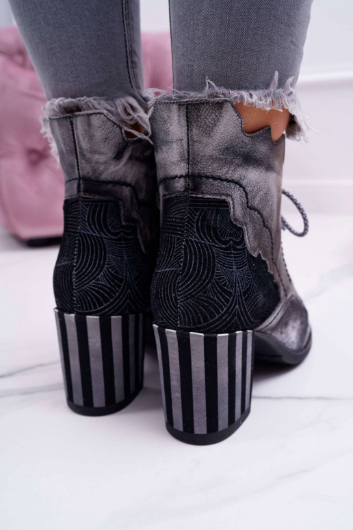 Stivali da donna in pelle naturale grigie