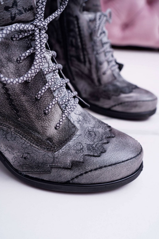 Stivali da donna in pelle naturale... Stivali da donna in pelle naturale...