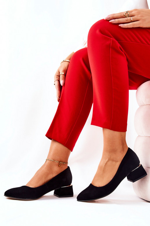 Scarpe da donna in camoscio nero Scarpe da donna in camoscio nero