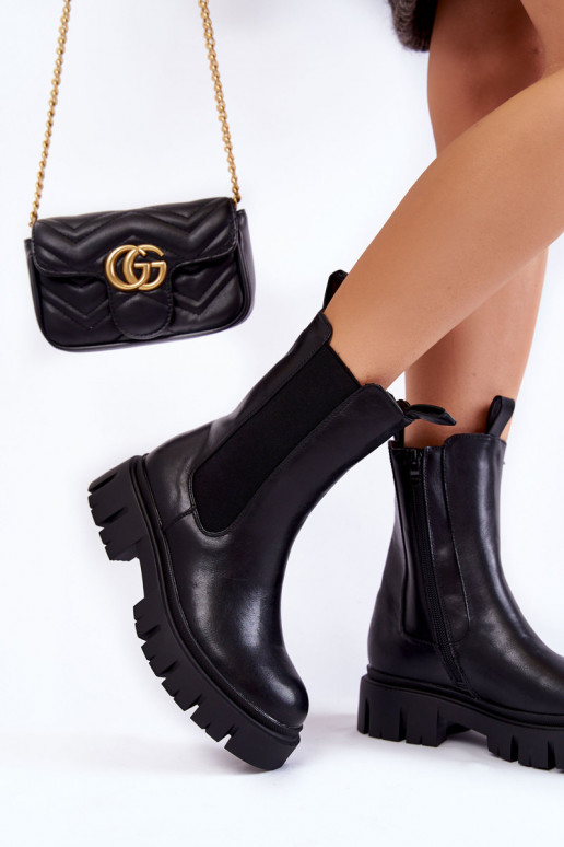 Stivali grossi con plateau in Aliana... Stivali grossi con plateau in Aliana...