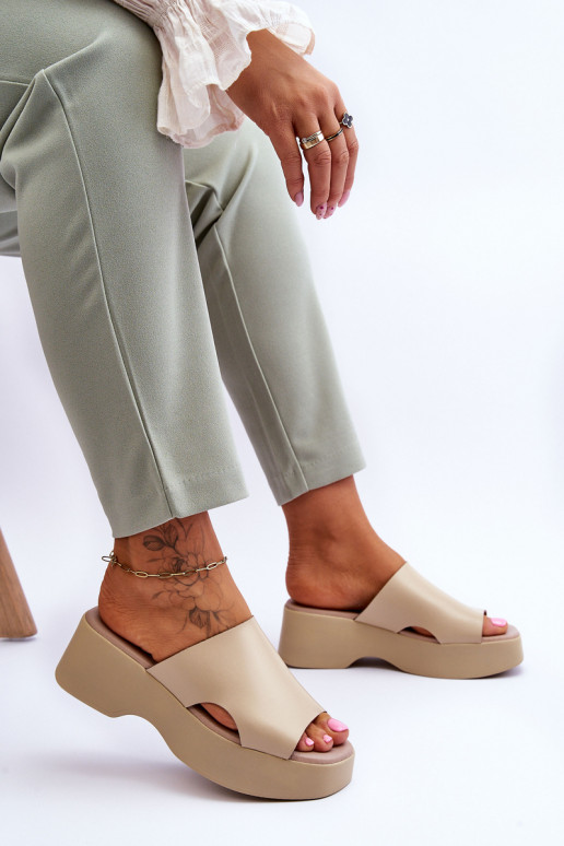 Ciabatte da donna color sabbia Lucami con plateau