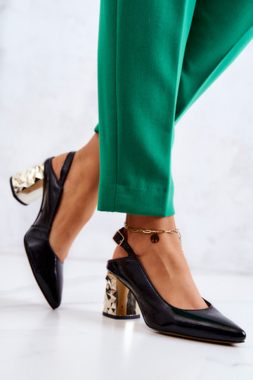 Scarpe nere con tacchi... 2