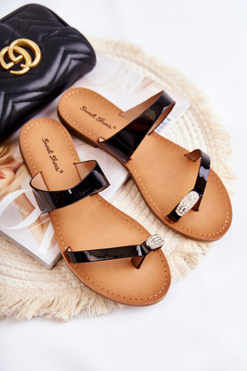 Pantofole laccate colore nero Jimena 2