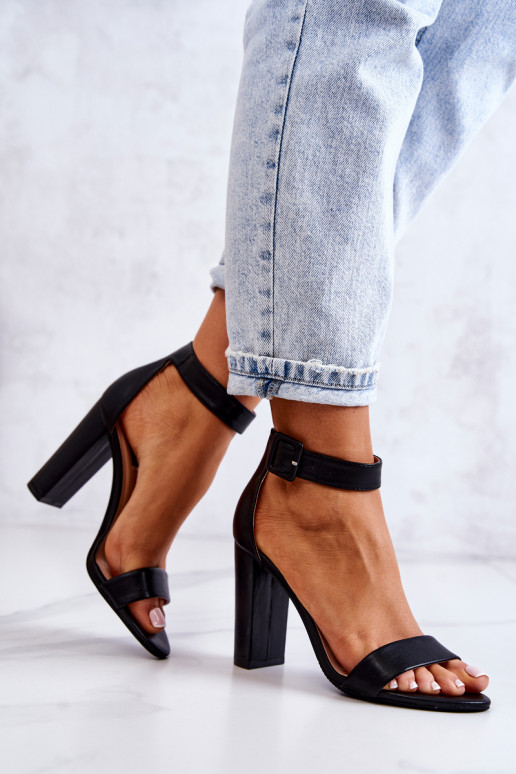 Scarpe nere con tacco Georgina