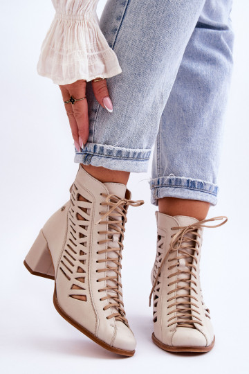 Stivaletti traforati di...