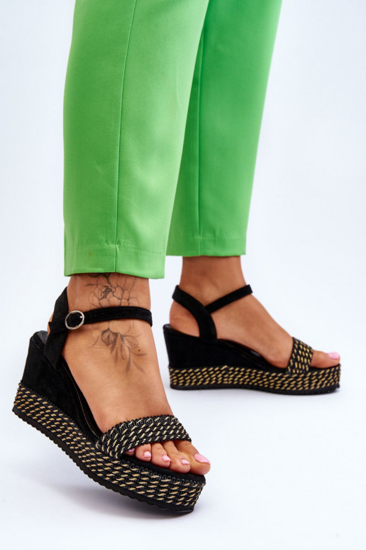 Sandali platform del modello... Sandali platform del modello...