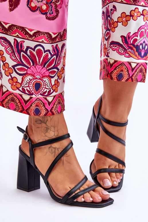 Sandali neri Florentina con tacco