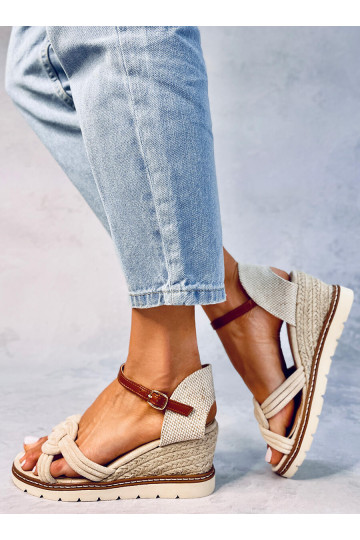 Sandali con plateau colore... 2