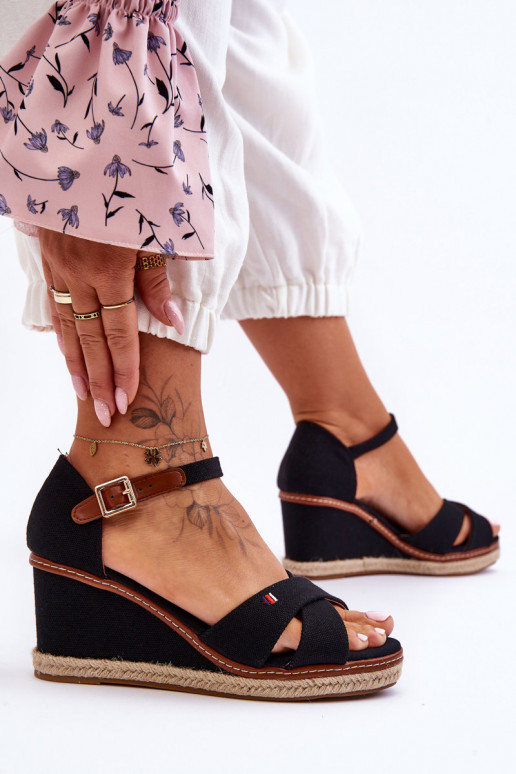 Sandali Janet con plateau di colore nero