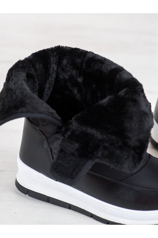 Doposci neri con chiusure adesive...