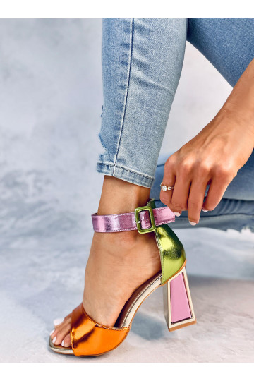 Scarpe col tacco colorate... 2