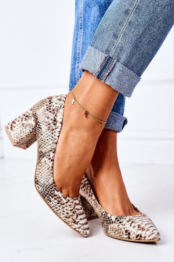 Scarpe di colore oro con motivi di serpente 2