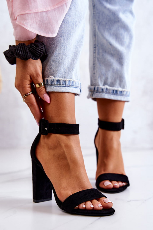 Scarpe Jacqueline in camoscio nero con tacco
