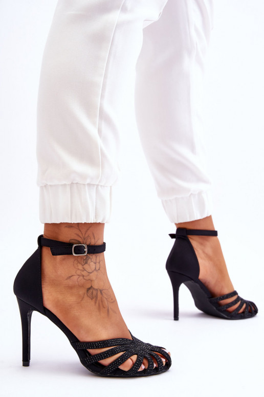 Eleganti scarpe col tacco alto con rivetti in colore nero Jaylen