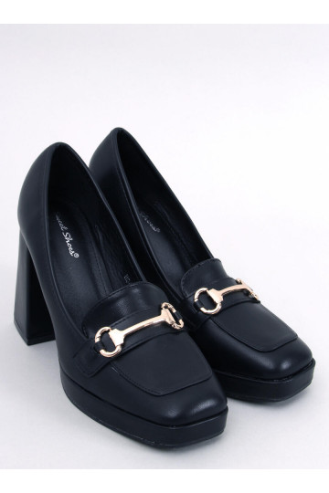 Una scarpa elegante con tacco spesso in colore nero ALBERS BLACK 2