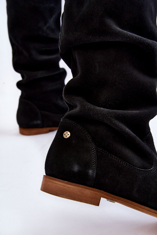 Stivali alti al ginocchio in camoscio... Stivali alti al ginocchio in camoscio...