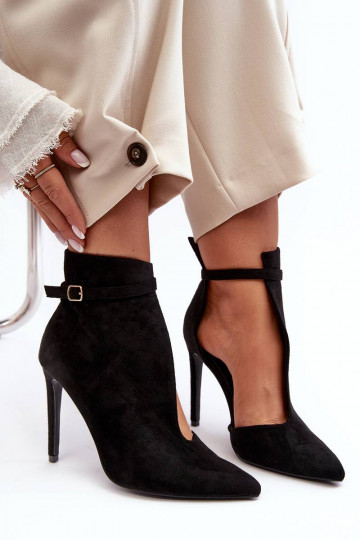 Scarpe in camoscio con tacco sottile colore nero Amalundi 2