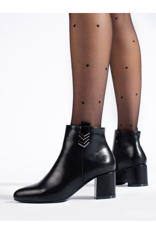 Scarpe eleganti con tacco in colore nero Scarpe eleganti con tacco in colore nero