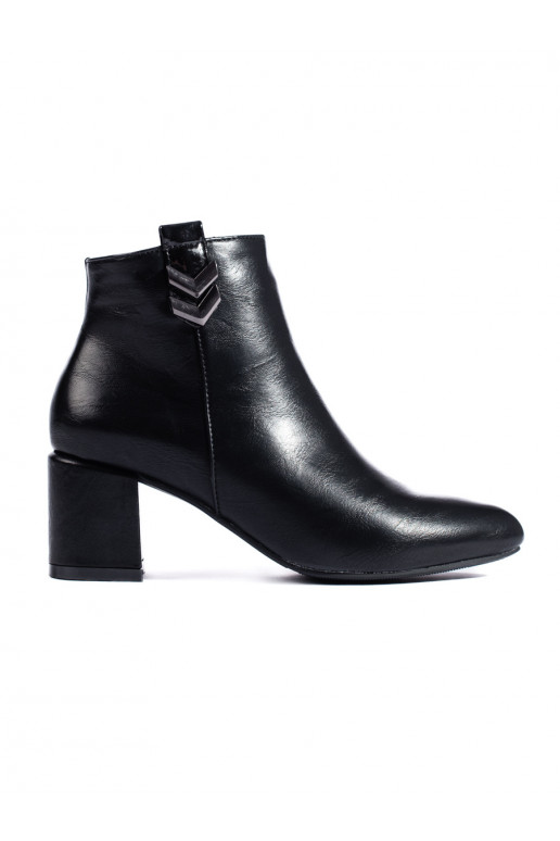 Scarpe eleganti con tacco in colore nero Scarpe eleganti con tacco in colore nero