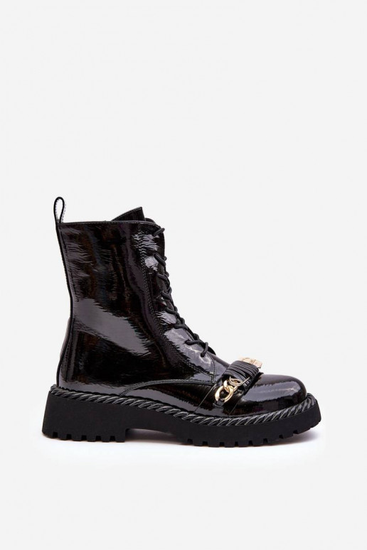 Stivali laccati con ornamenti in... Stivali laccati con ornamenti in...